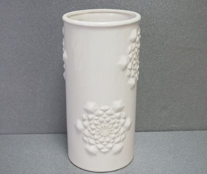 Керамична ваза бяла гланц 