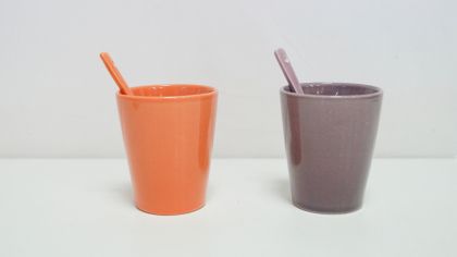 Керамична чашка оранжева с лъжичка