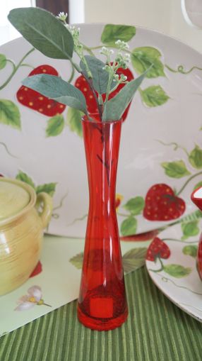 Стъклена ваза червена