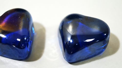 Стъклени камъни сърца-сини