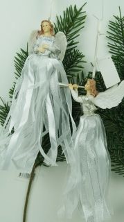 Ангел с текстилна рокля висящ
