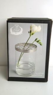 Стъклена ваза с метален капак