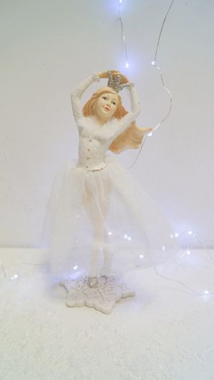 Фигура балерина с тюлена пола
