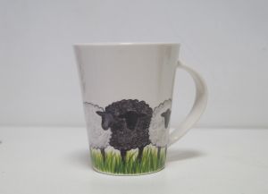 Керамична чаша с овце