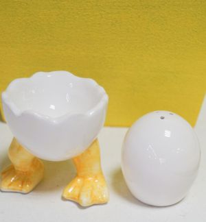 Керамичен комплект солница и яйцедържач