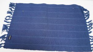 Тишлайфер тъкан  тъмно син с пискюли 48х33 см