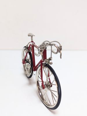 Метален макет колело бегач червено/черно