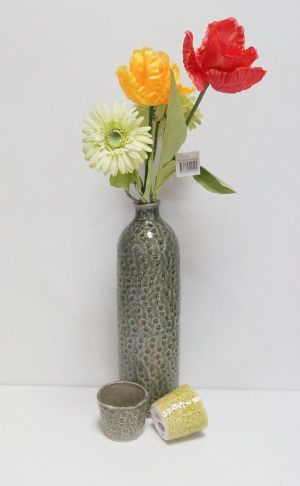Керамична ваза сива  с цветчета