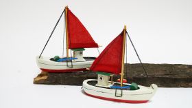 Дървено корабче рибарско