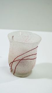 Свещник захаросана чашка с червен кант