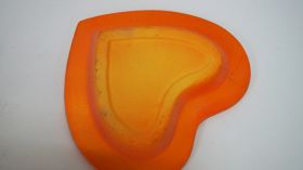 Керамична чиния за плодове сърце оранж