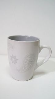 Керамична чаша със сиви орнаменти